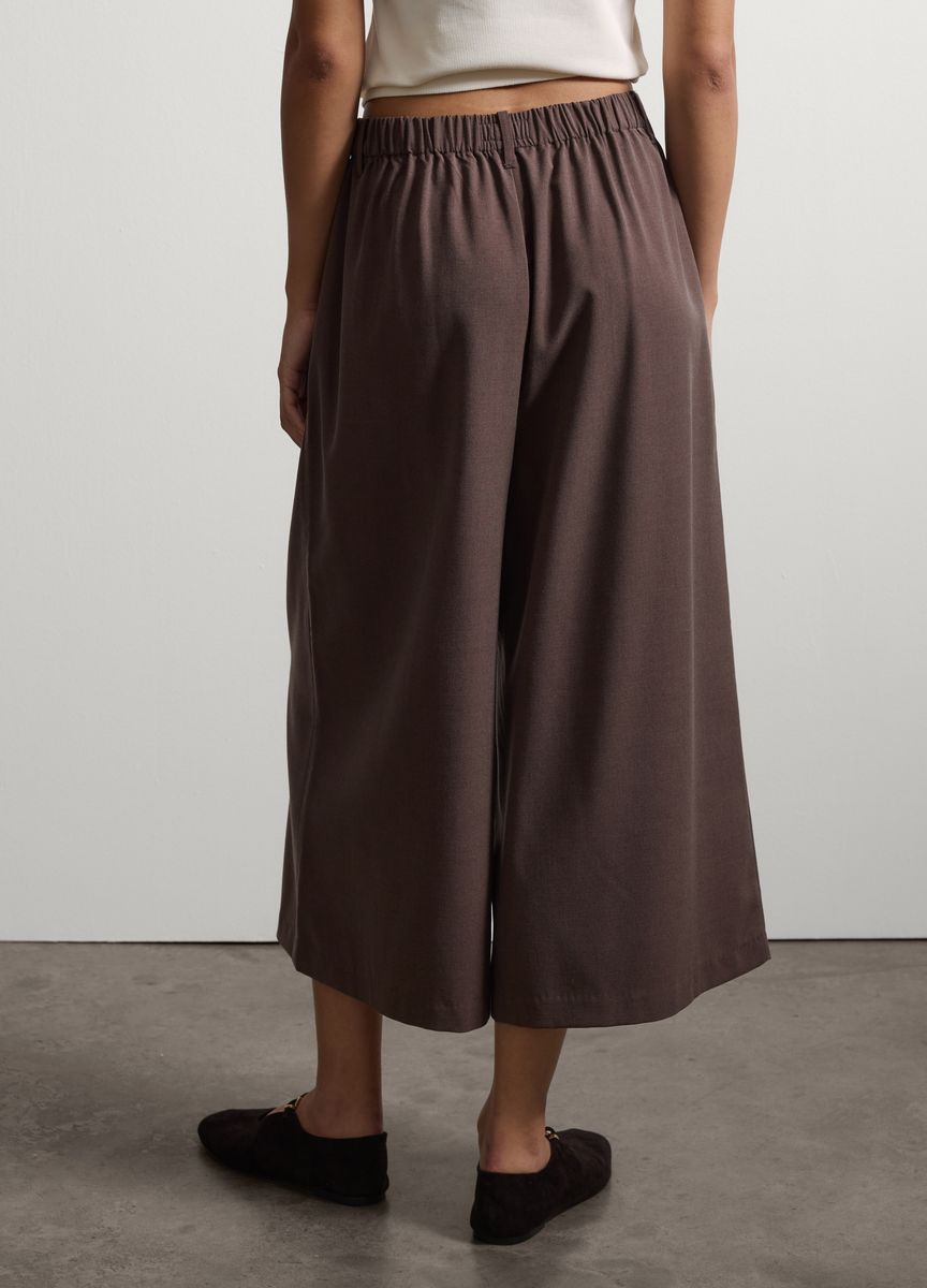 Weite Culotte mit Bundfalten