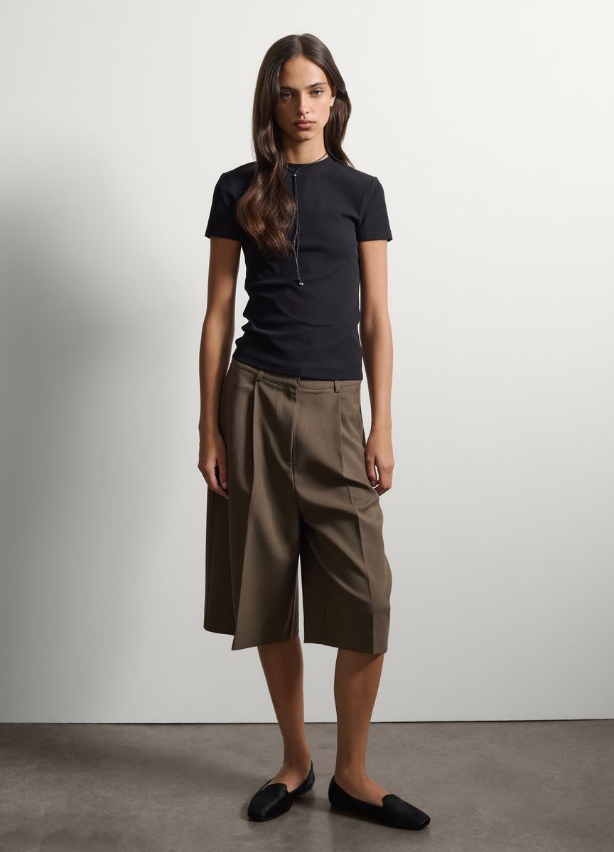 Maßgeschneiderte Culotte-Shorts mit weitem Bein
