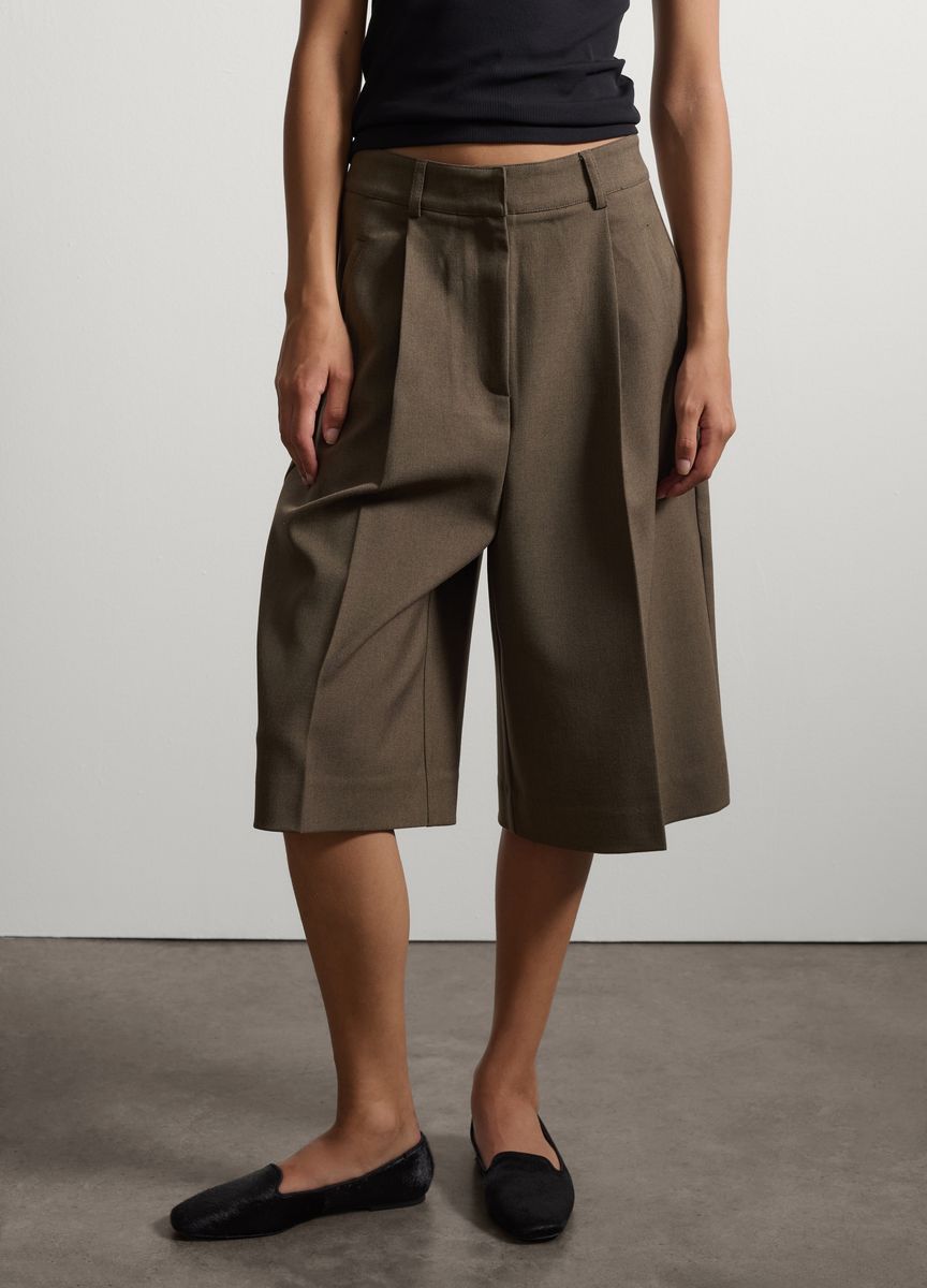 Maßgeschneiderte Culotte-Shorts mit weitem Bein