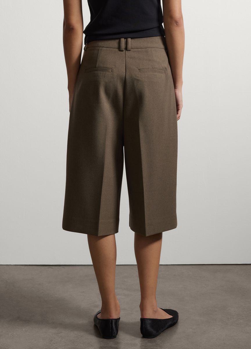 Maßgeschneiderte Culotte-Shorts mit weitem Bein