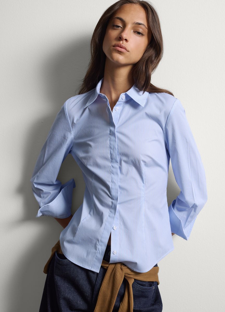 Taillierte gestreifte Button-Down Bluse