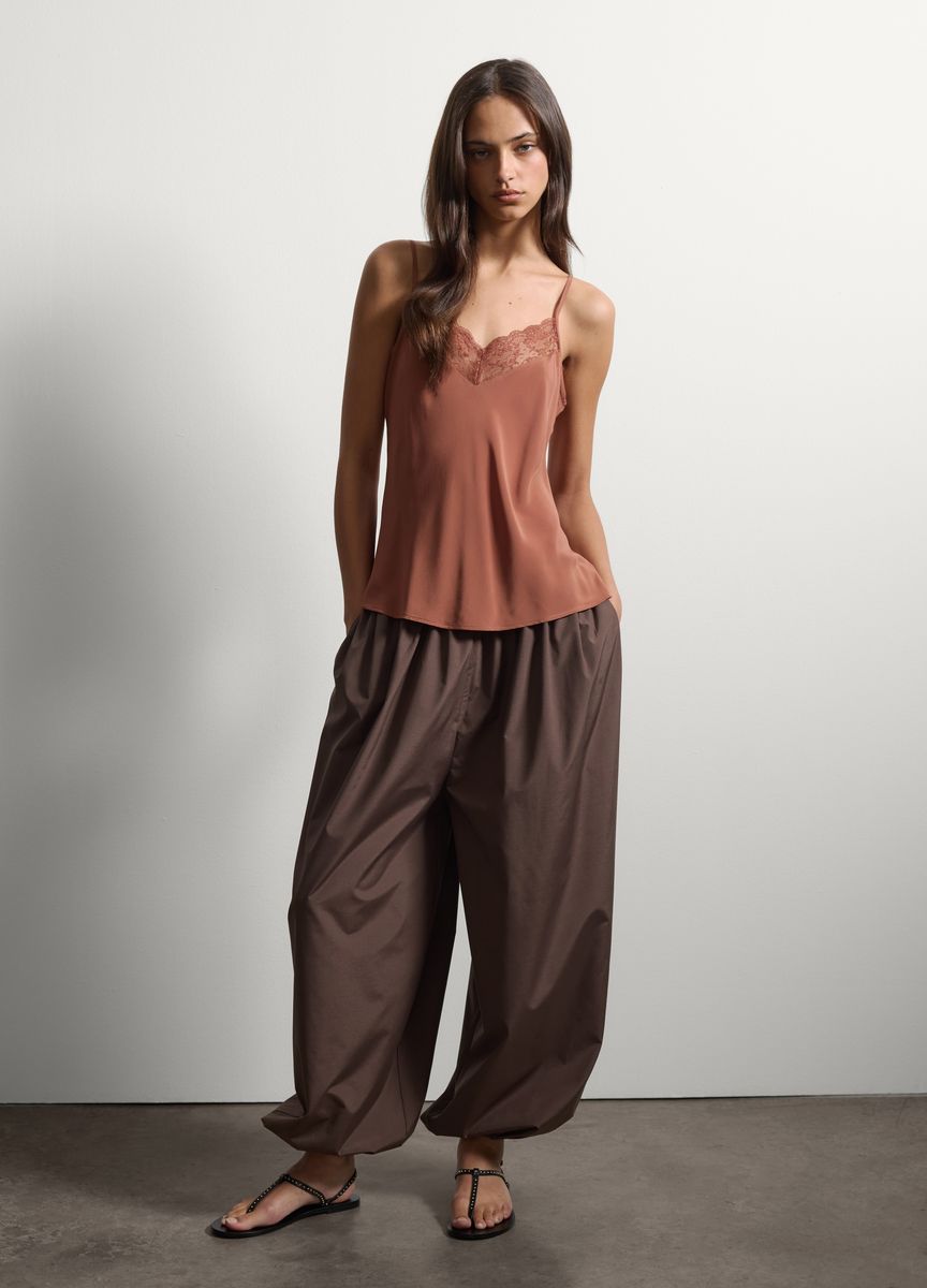 Zartes Camisole-Top mit Spitzenbesatz