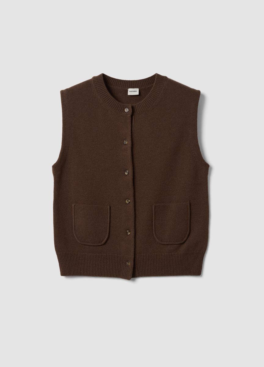 Klassische Strickweste mit aufgesetzten Taschen
