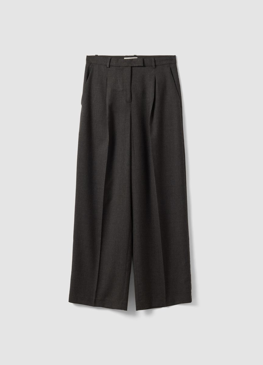 Weit geschnittene Faltenhose mit Bundfalten