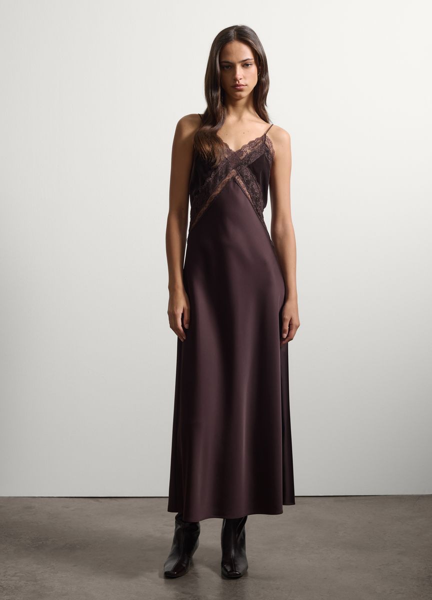 Langes Satin-Slipkleid mit Spitze