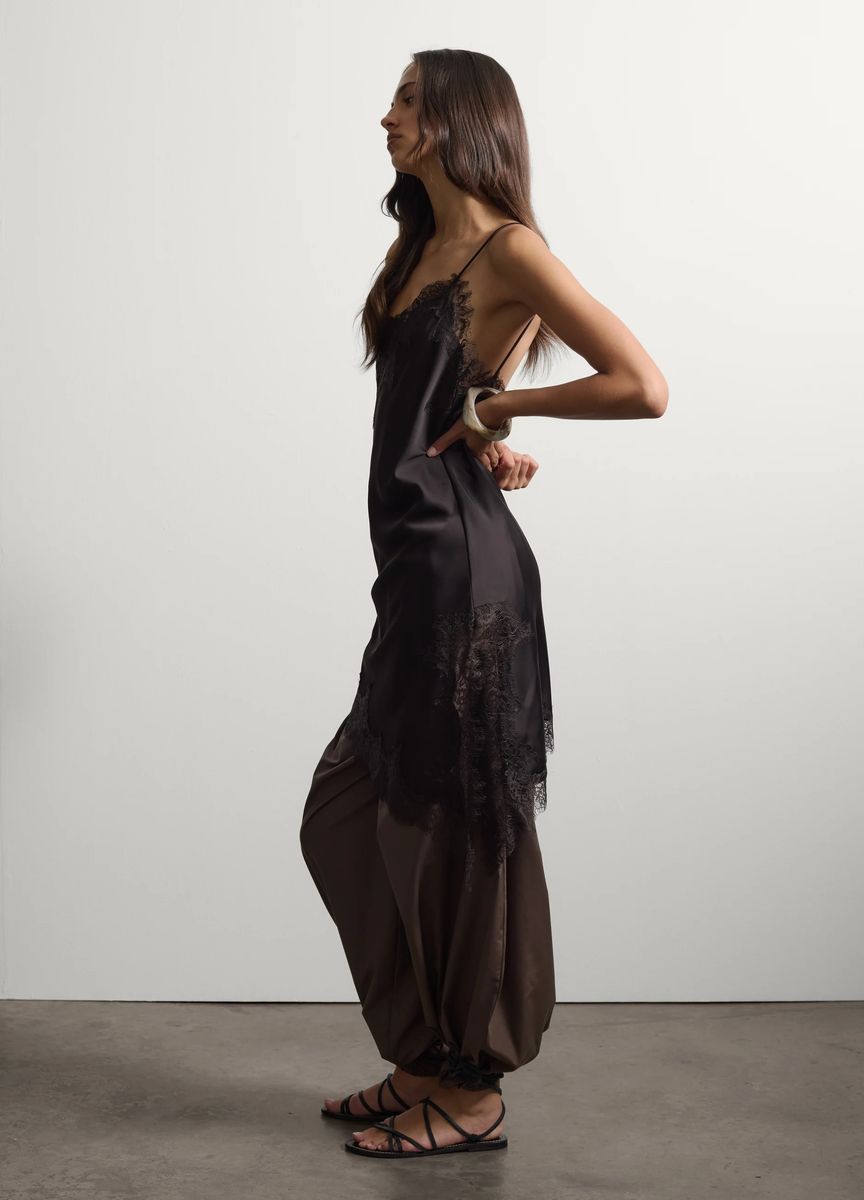 Asymmetrisches Satin-Unterkleid