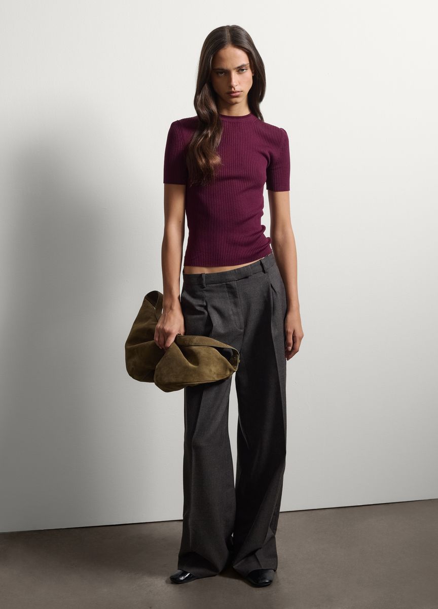 Minimalistische Wildleder-Hobo-Schultertasche