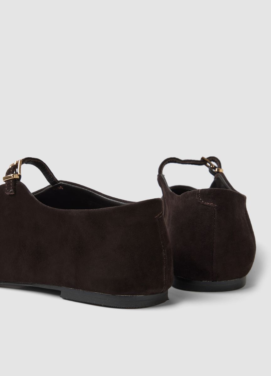 Minimalistische Mary-Jane-Flats aus Wildleder