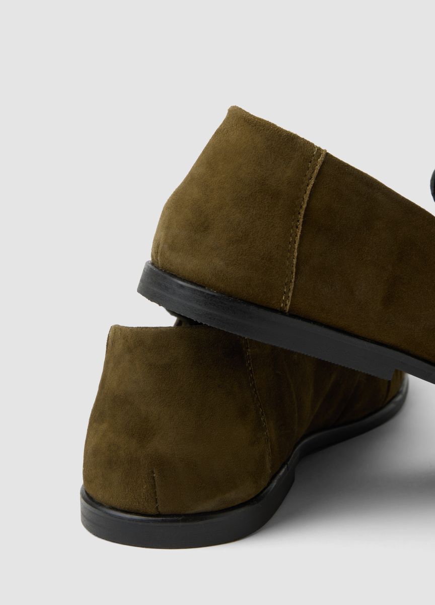 Suede Penny Loafer mit Raffung