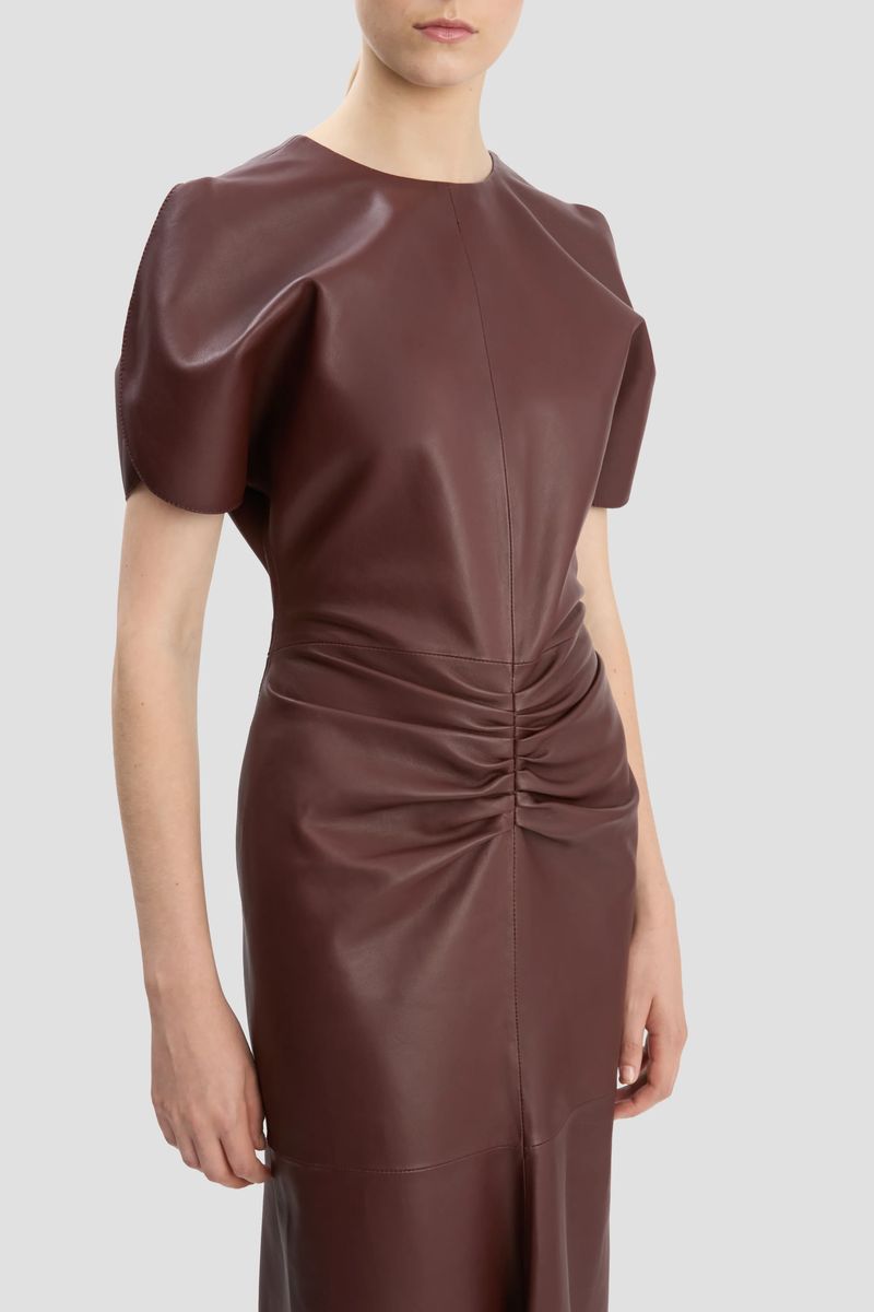 Midi-Lederkleid mit Raffungen und Puffärmeln