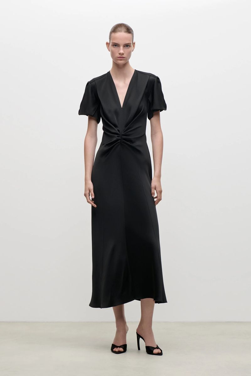 Drapiertes Satin-Midikleid mit V-Ausschnitt