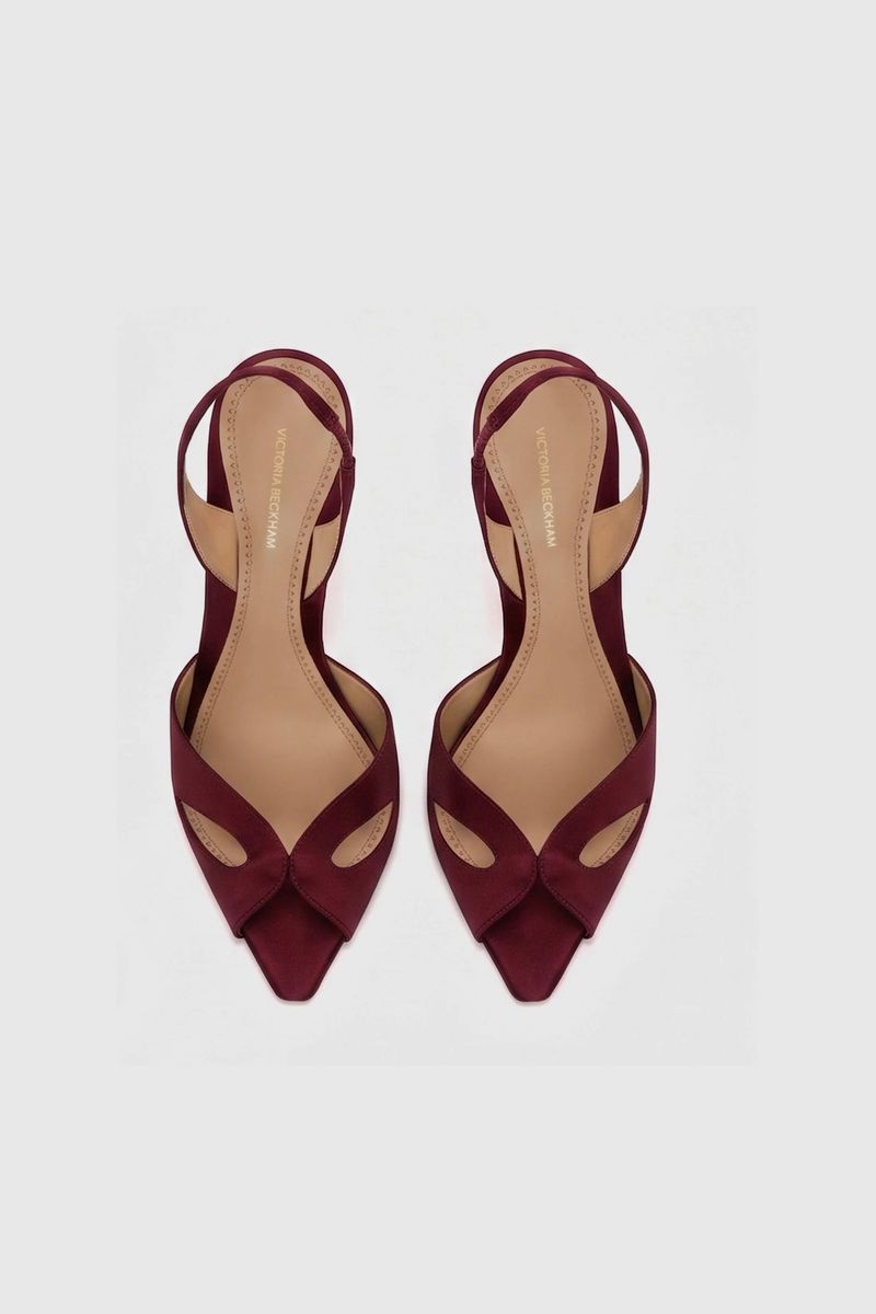Skulpturale Satin-Slingbacks mit Masken-Detail