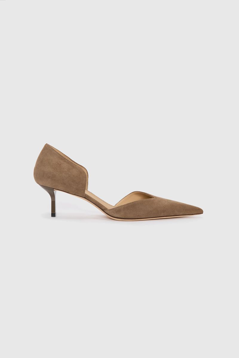 D'Orsay-Pumps mit spitzer Kappe