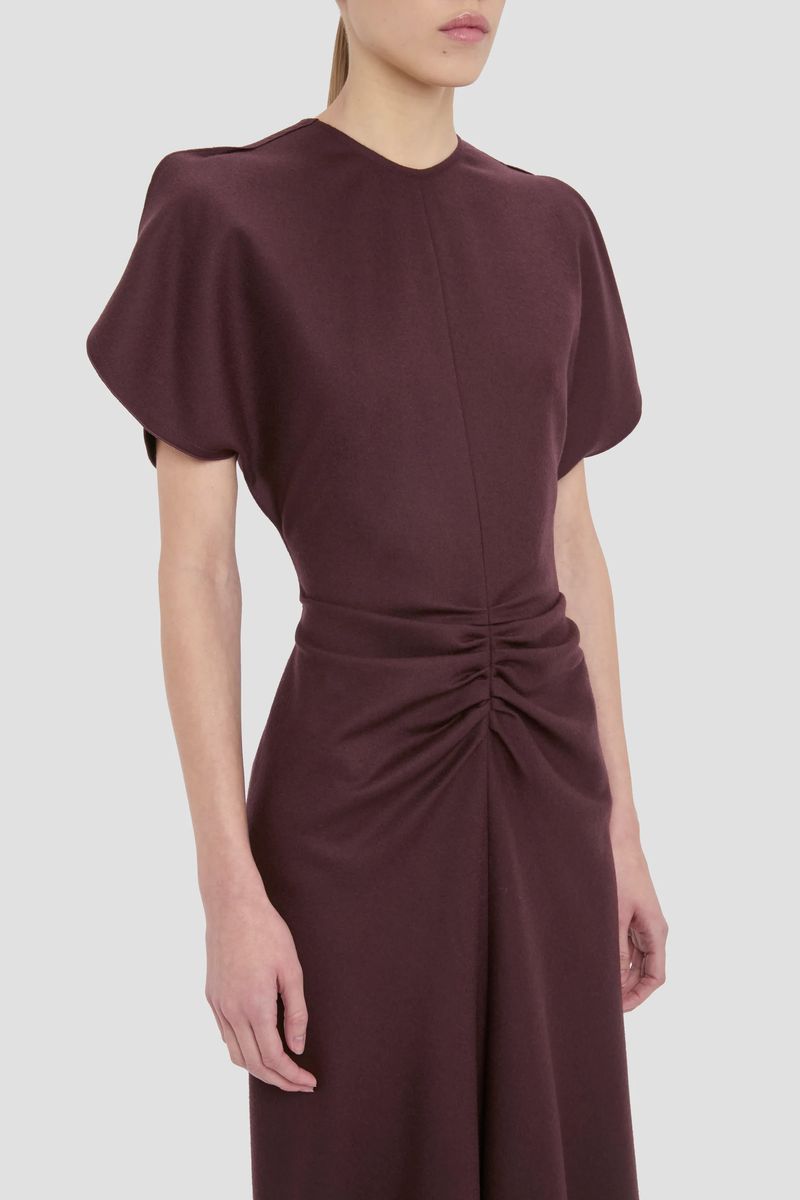 Skulpturales Midikleid mit Raffung