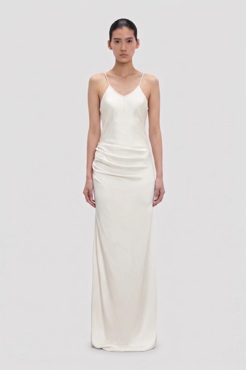 Elegante drapierte Satin-Abendrobe