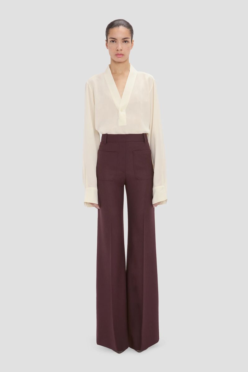 Taillierte Hose mit weitem Bein