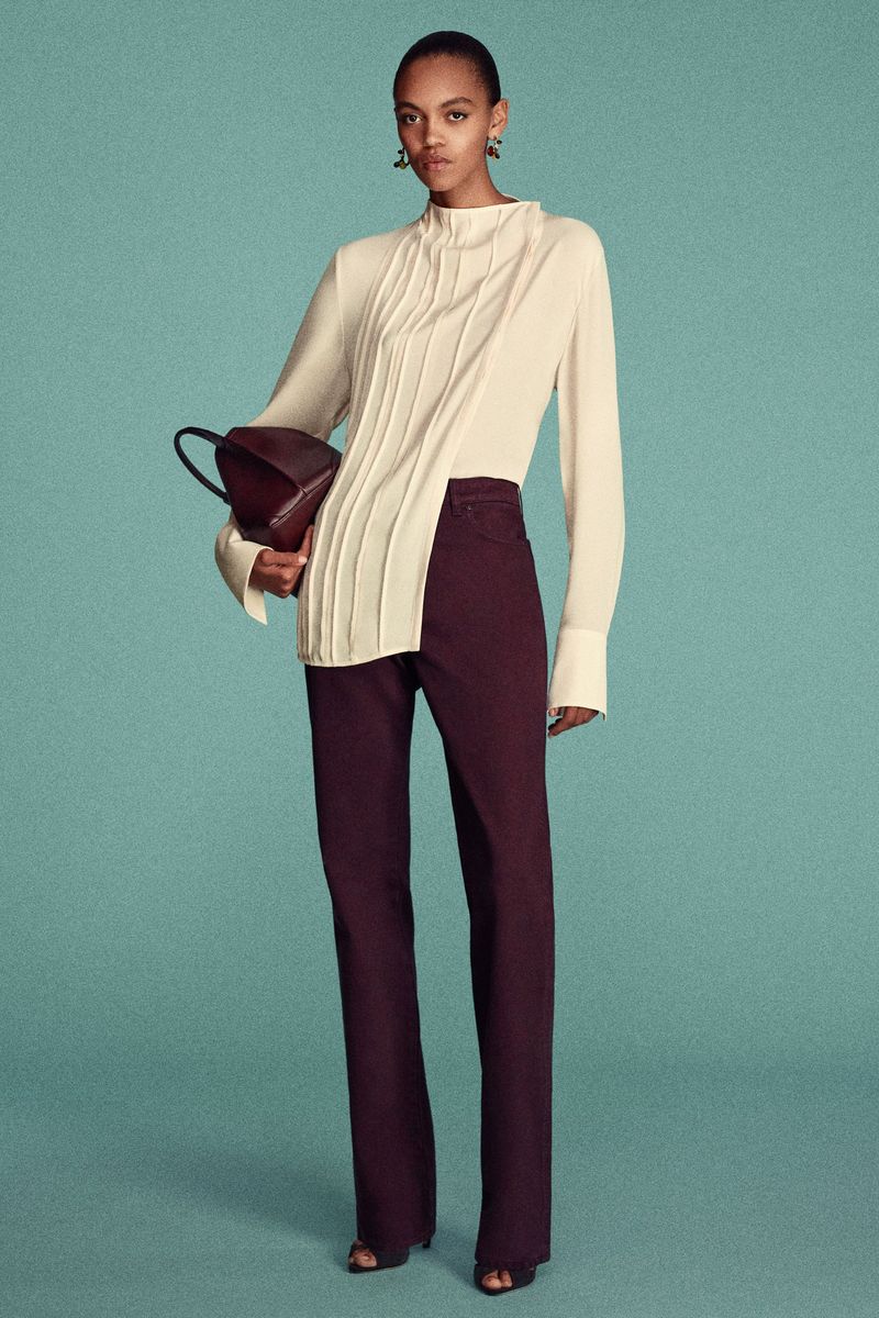 Asymmetrische Bluse mit Nahtdetails