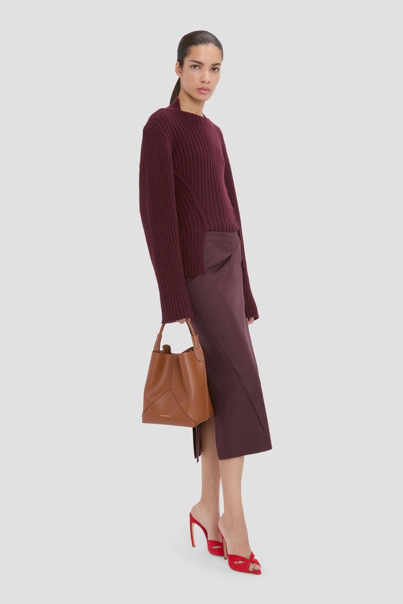Minimalistische Beuteltasche aus weichem Leder