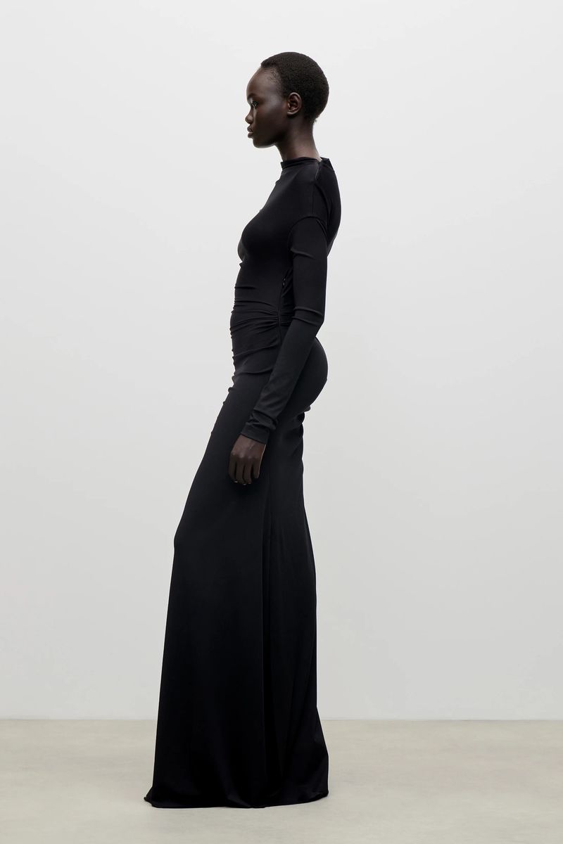 Elegante drapierte bodenlange Abendrobe
