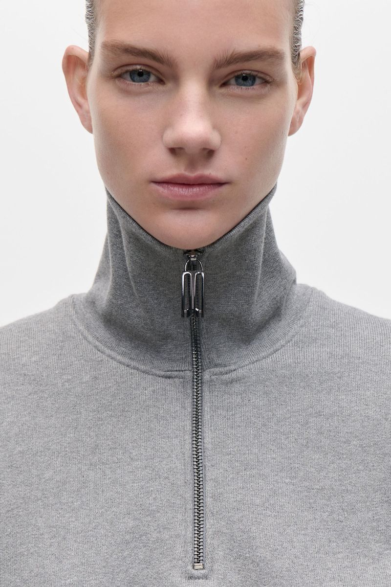 Relaxter Sweatshirt mit Viertelreißverschluss