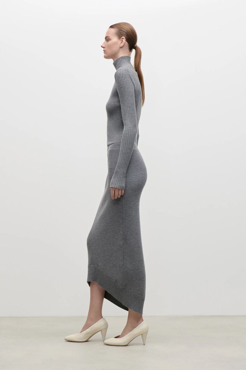 Gerippter Rollkragenpullover aus Merinowolle
