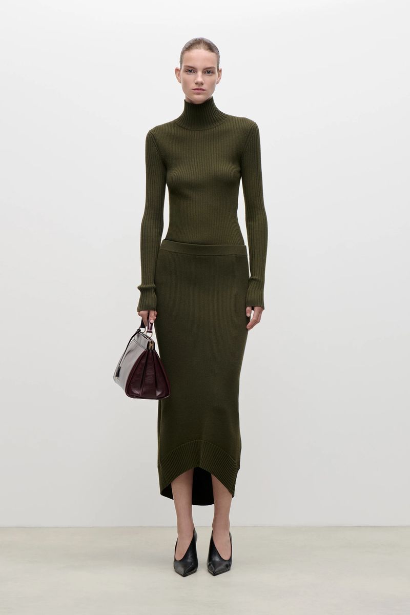 Feiner Rippstrick-Rollkragenpullover