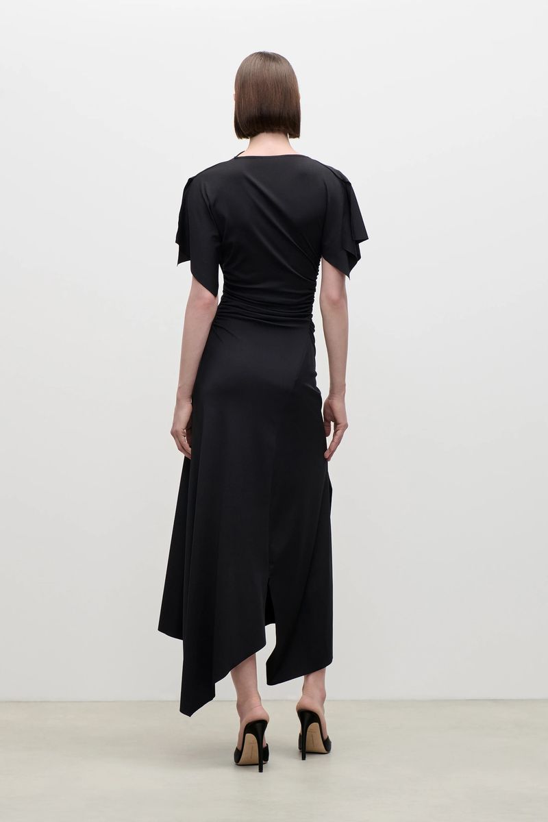 Fließendes Midikleid mit Raffung