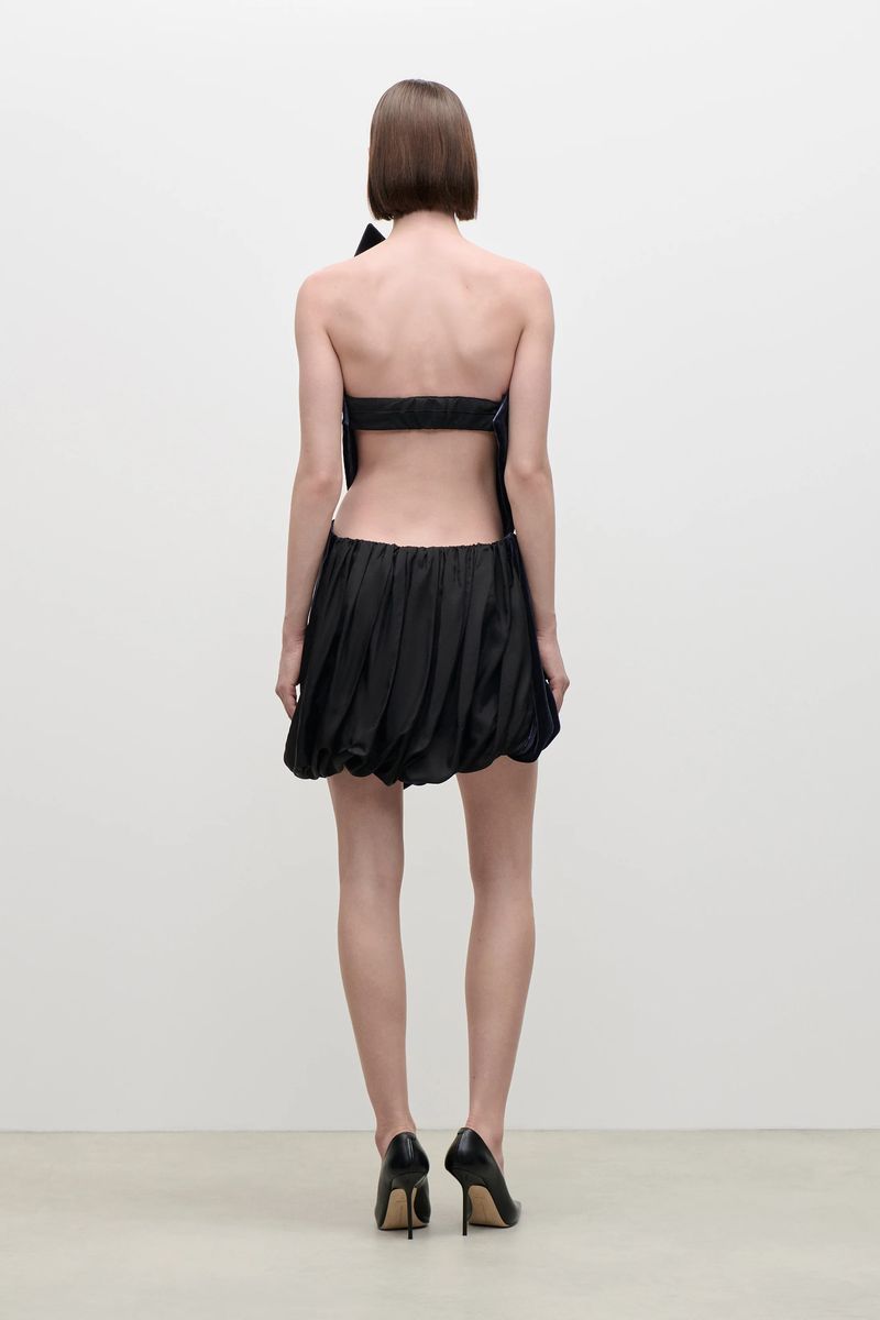 Asymmetrisches Samt-Mini-Ballonkleid