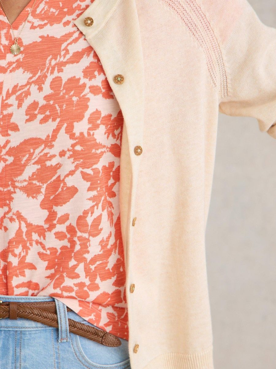 Klassische Strickjacke mit Rundhalsausschnitt