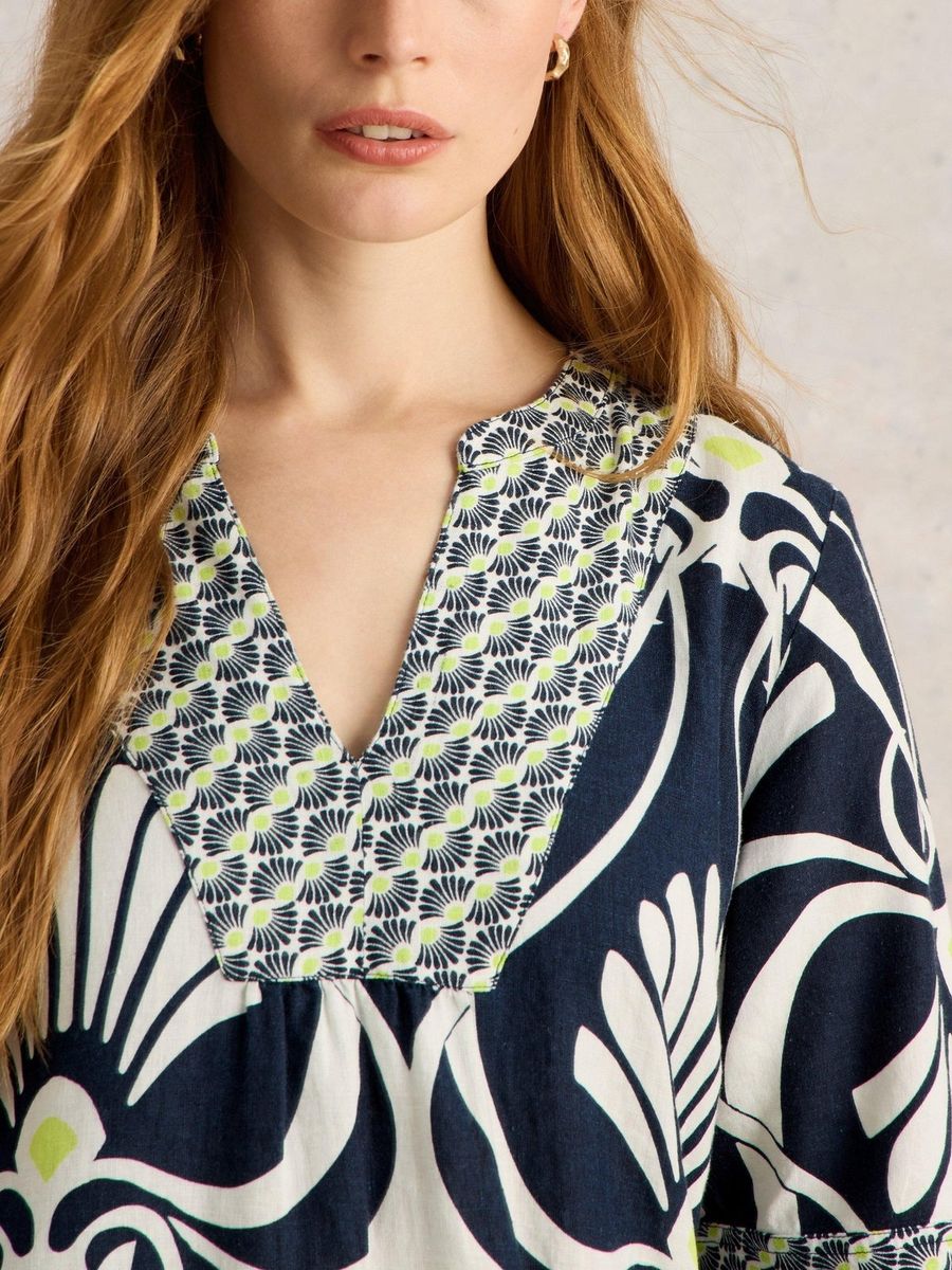 Bedrucktes Leinenkleid mit Grafikmuster