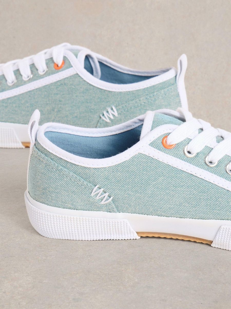 Klassische Low-Top Stoff-Sneaker