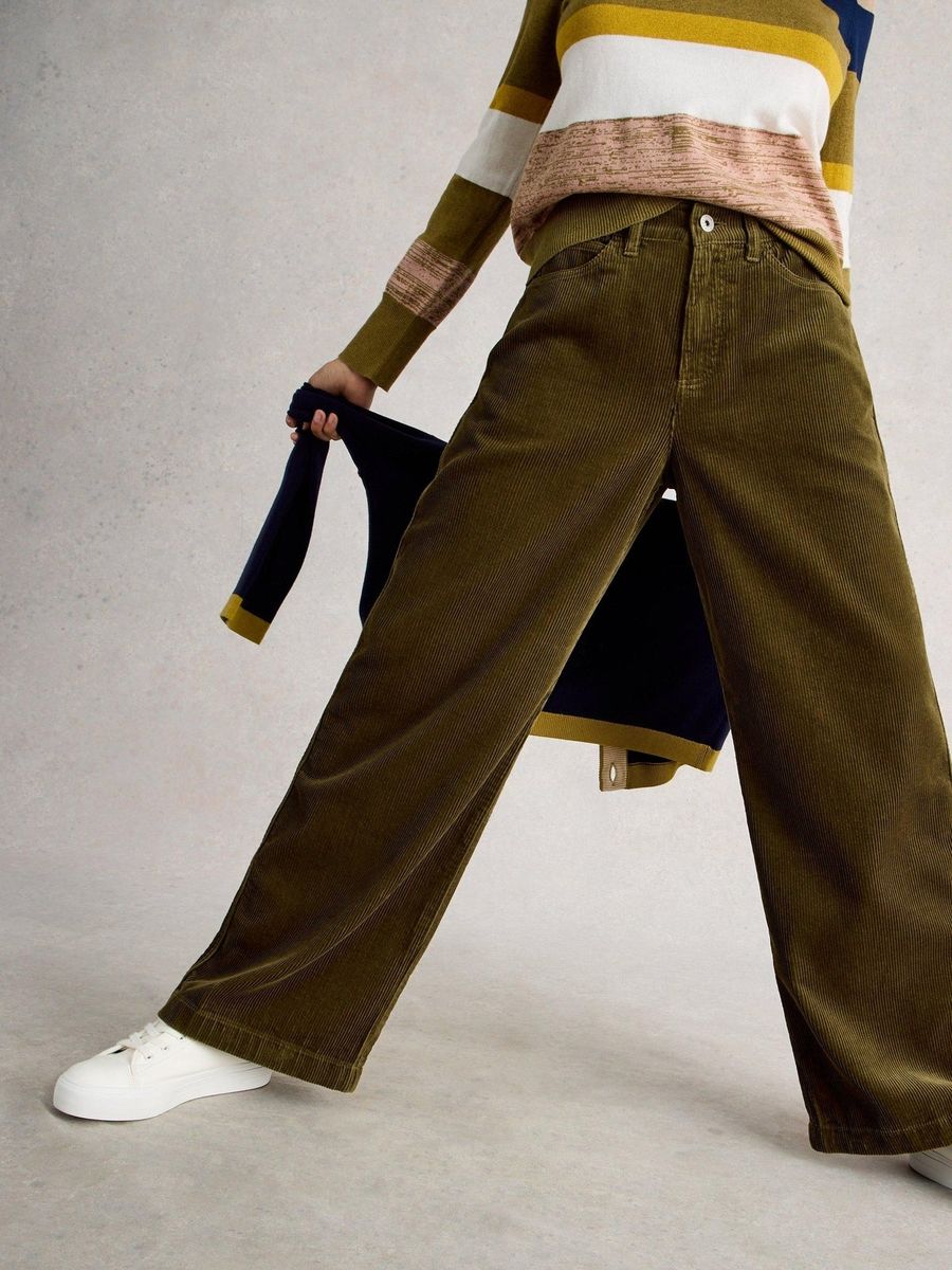 Cordhose mit weitem Bein