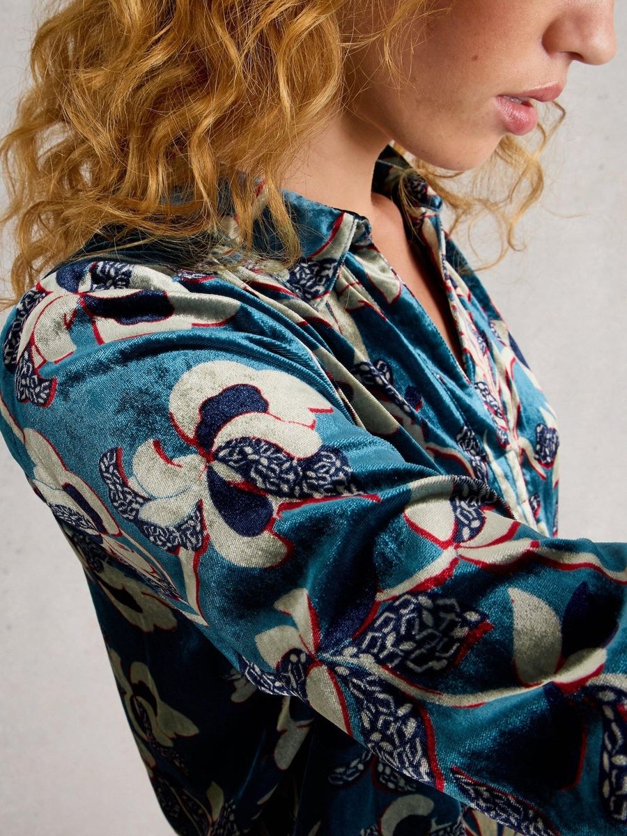 Elegante Samttunika mit Blumenmuster