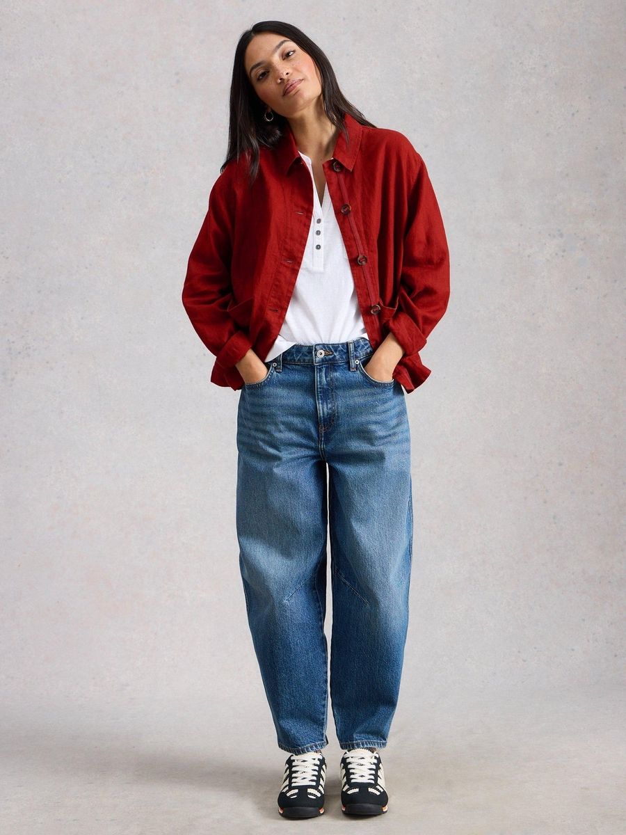 Kurze Leinenjacke mit aufgesetzten Taschen