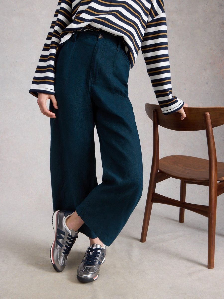 Leinenhose mit weitem verkürztem Bein