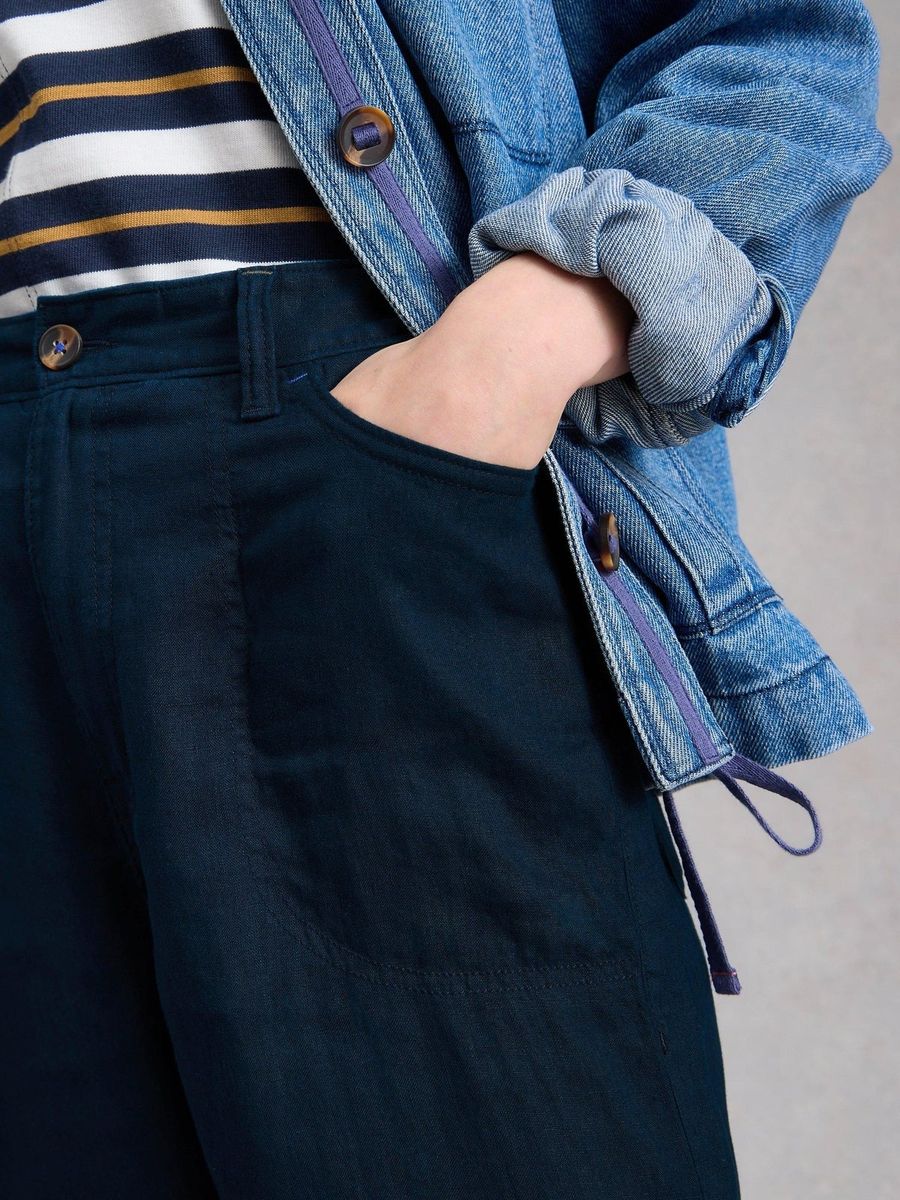 Leinenhose mit weitem verkürztem Bein