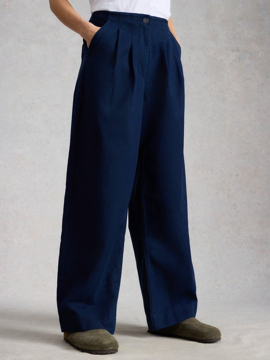 Weite Hose mit Falten-Details