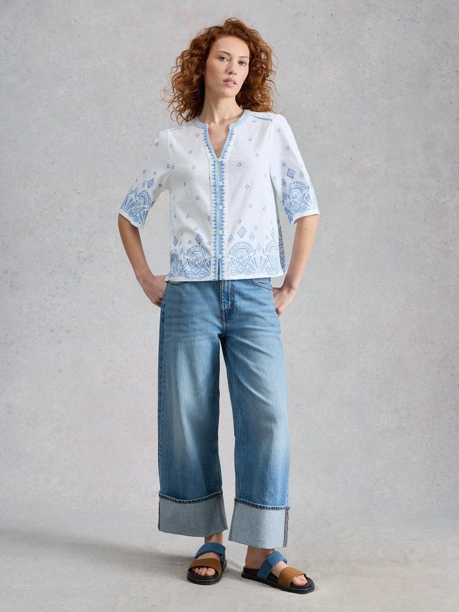 Bestickte Baumwollbluse mit Keilausschnitt