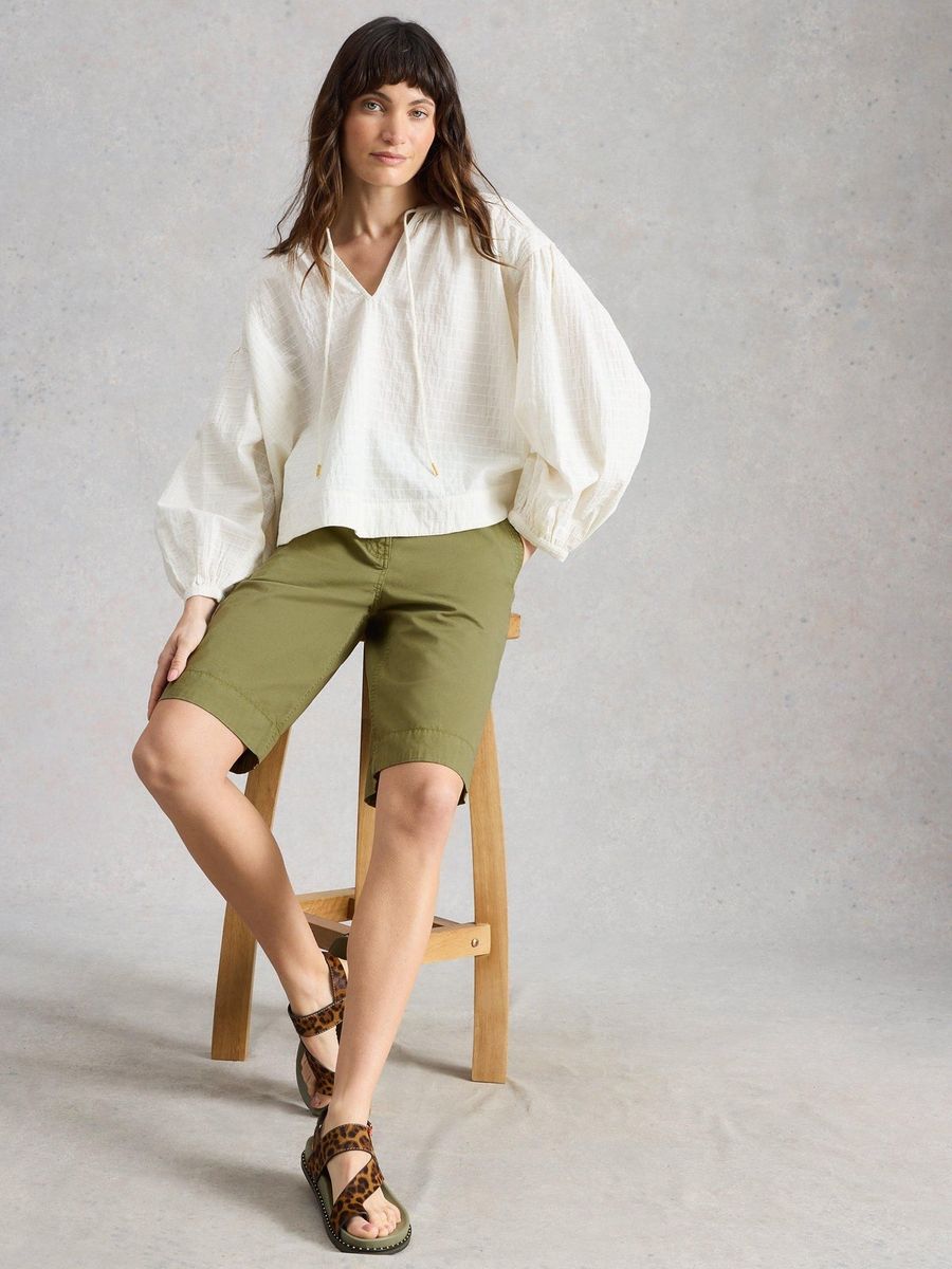 Knielange Chino-Shorts aus Bio-Baumwolle