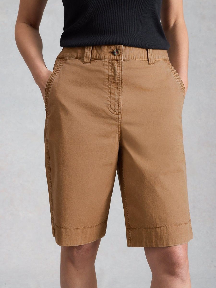 Klassische knielange Chino-Shorts