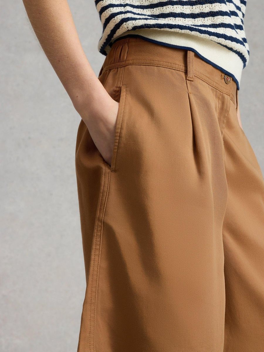 Elegante Bermuda-Shorts mit Bundfalten