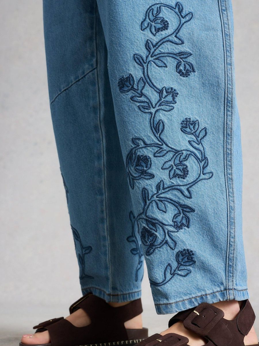 Bestickte Jeans mit Barrel-Leg