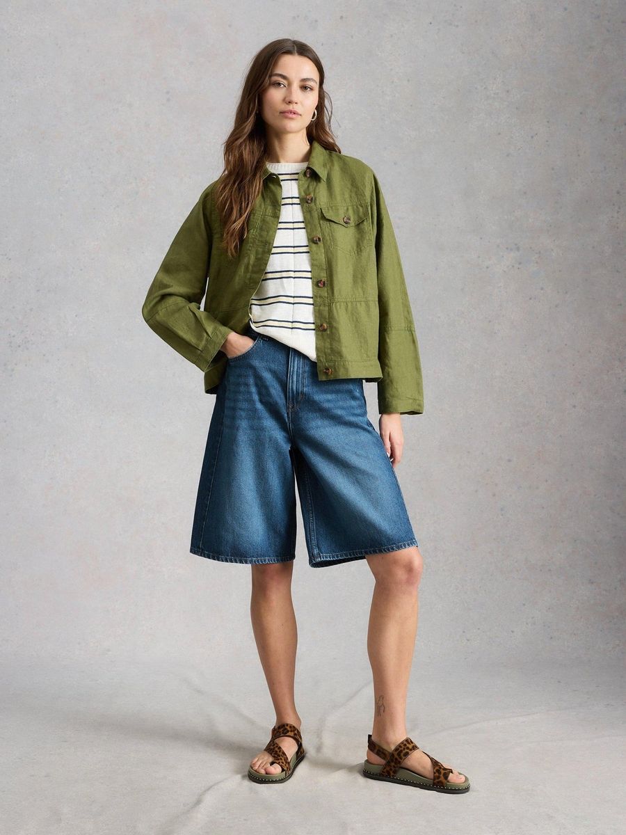 Ausgestellte Jeans-Bermuda-Shorts