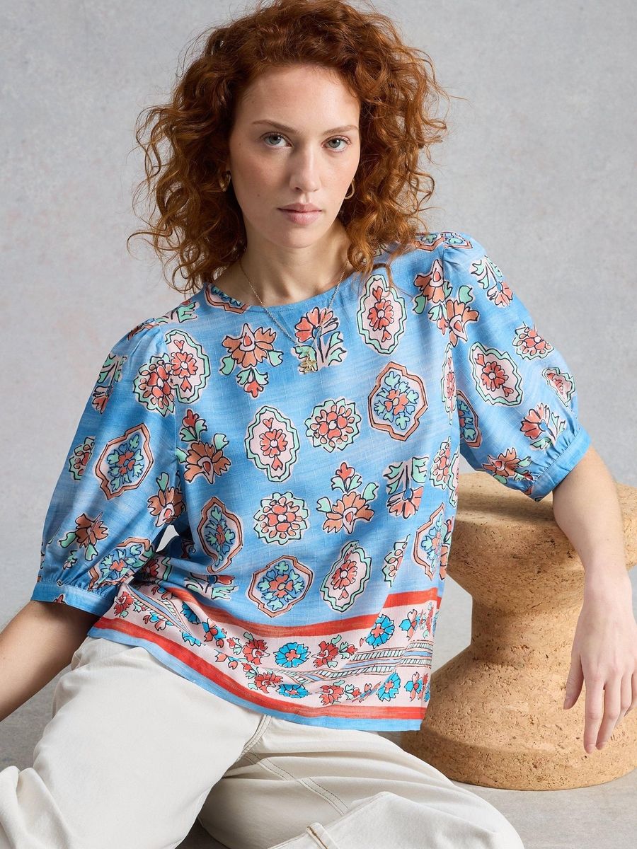 Fließendes Top mit Muschelprint
