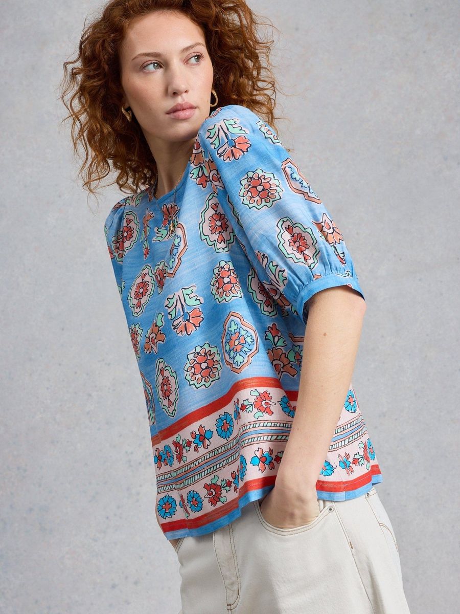 Fließendes Top mit Muschelprint