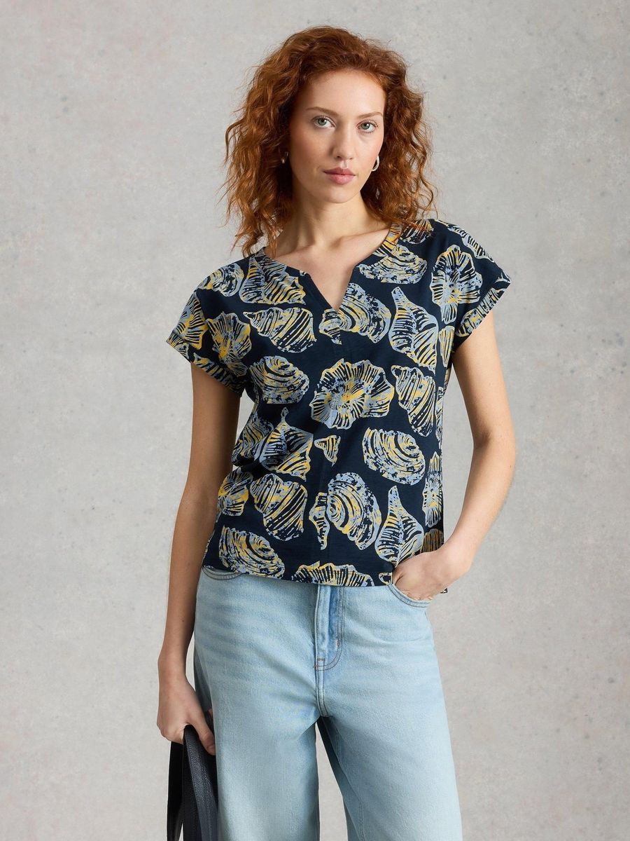 Baumwolltop mit Muschelprint und Keilausschnitt
