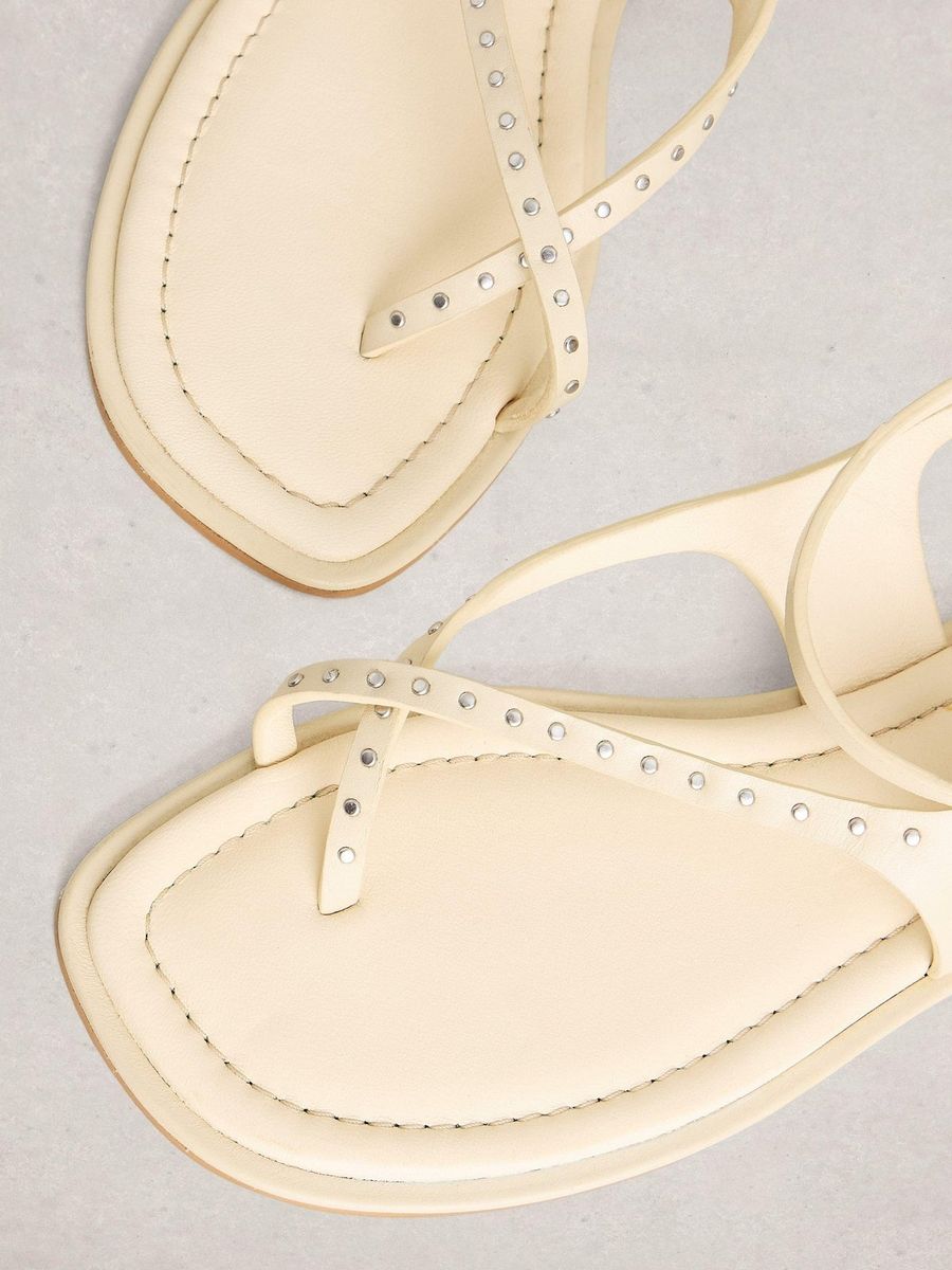 Riemchensandalen mit dezenten Nieten