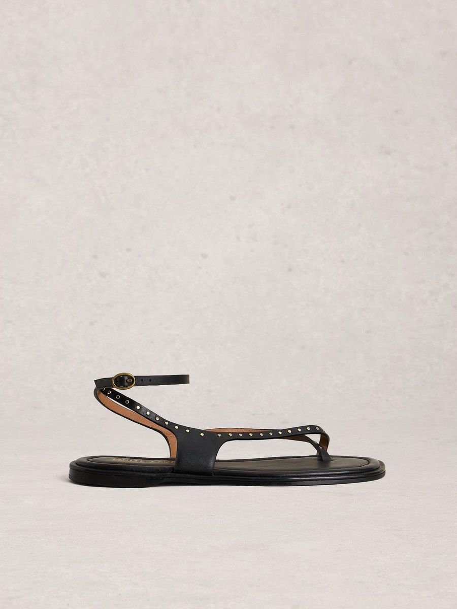 Minimalistische T-Riemchen-Sandalen mit Nieten