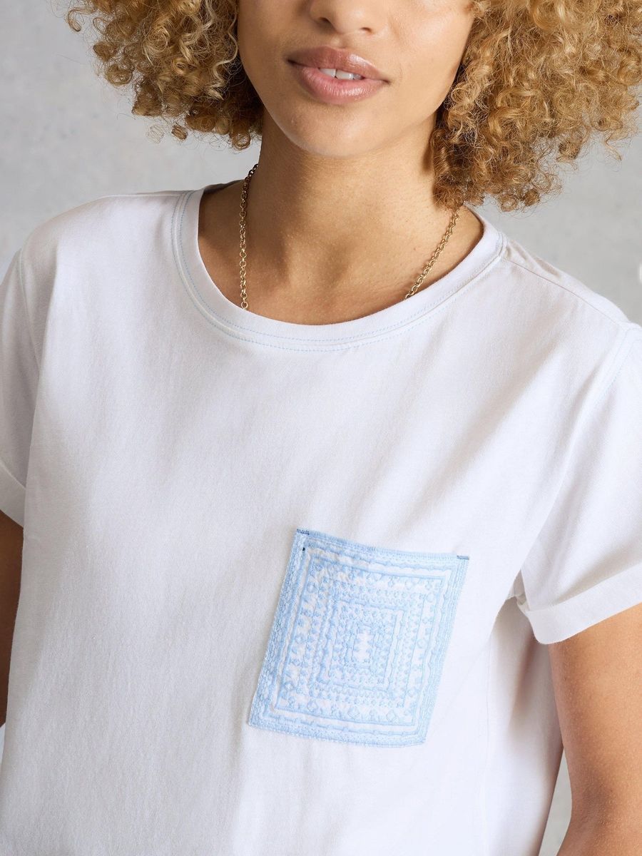 Baumwoll-T-Shirt mit bestickter Tasche