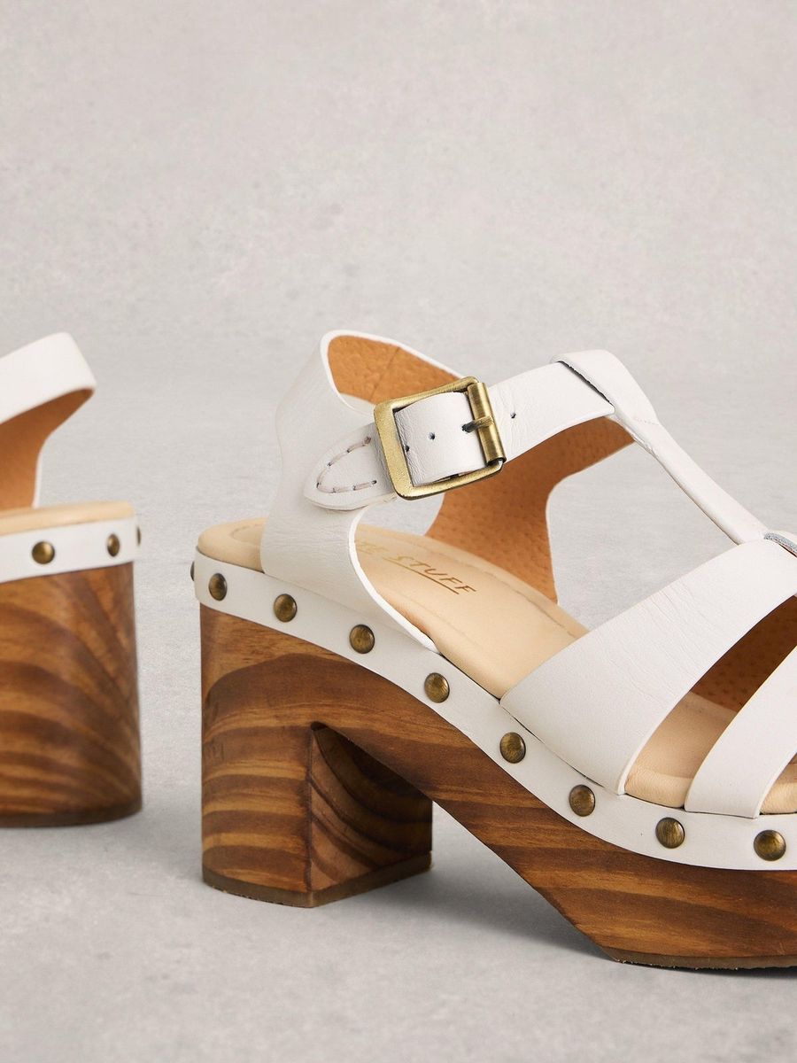 Beschlagene T-Riemen Holzclogs